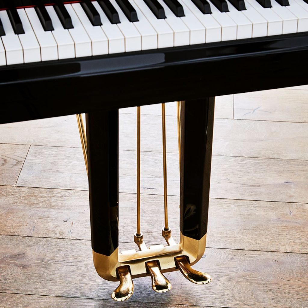Astor pedal square