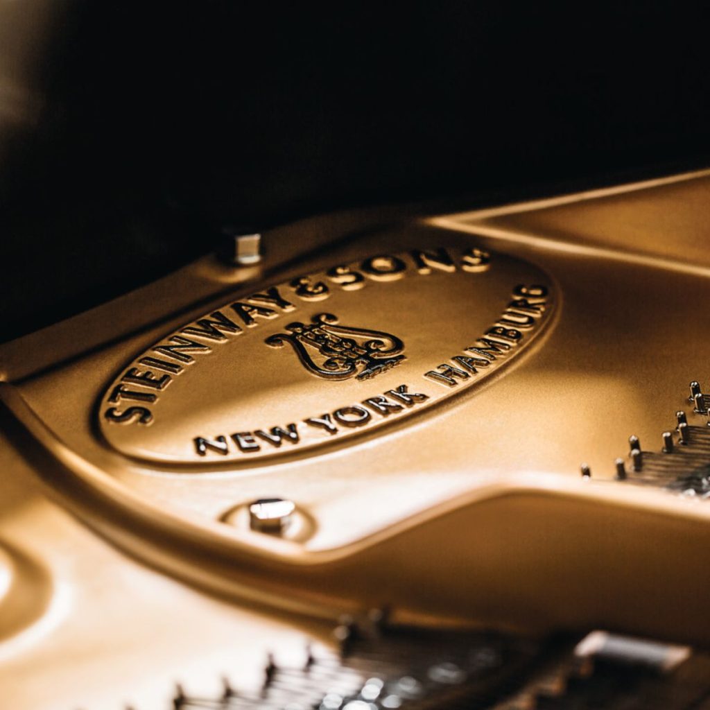 STEINWAY SON 030215 17 182 A CMJN300 tif square