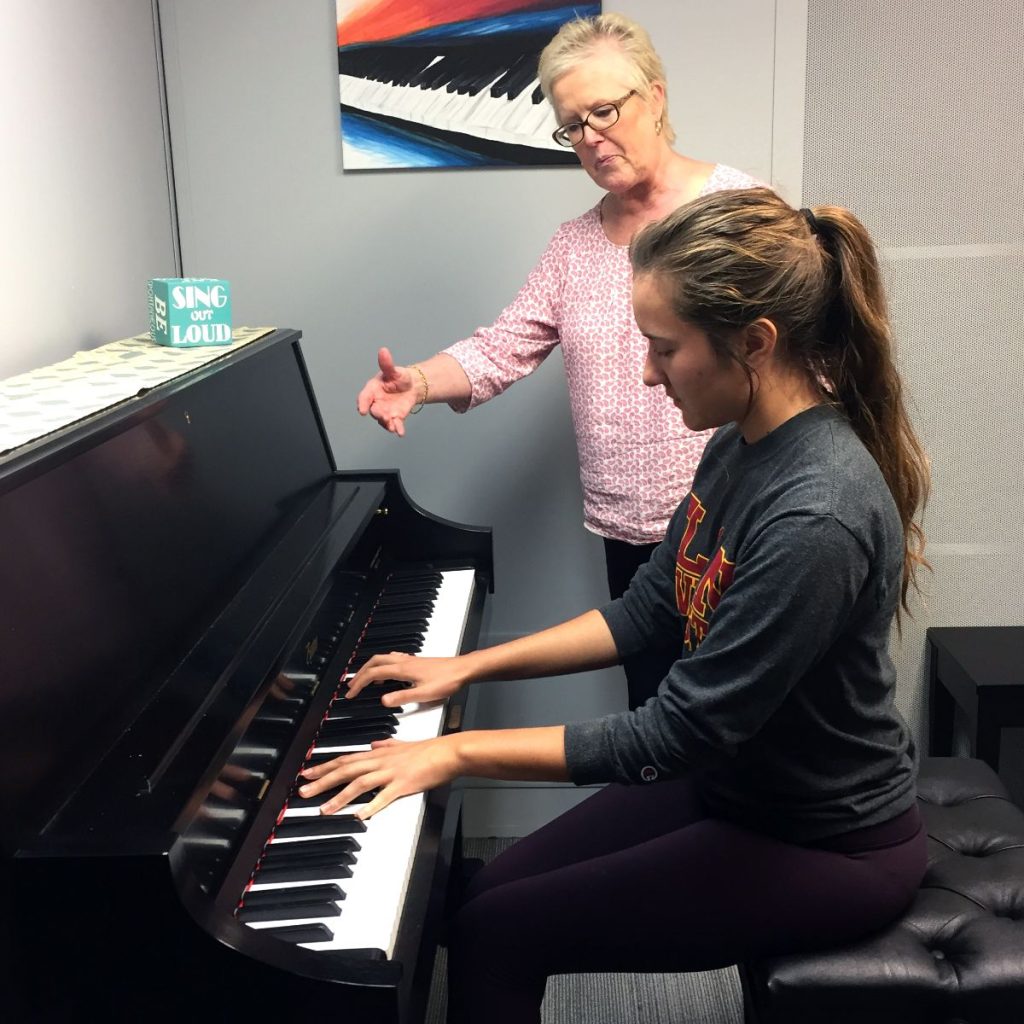 teacher student piano2 square
